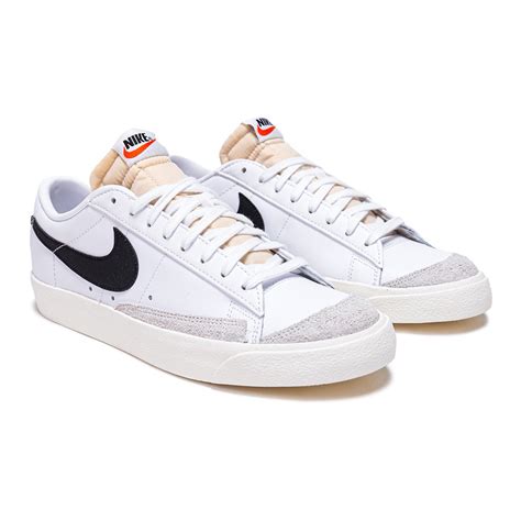 nike blazer low schwarz weiß|nike blazer low 77 price.